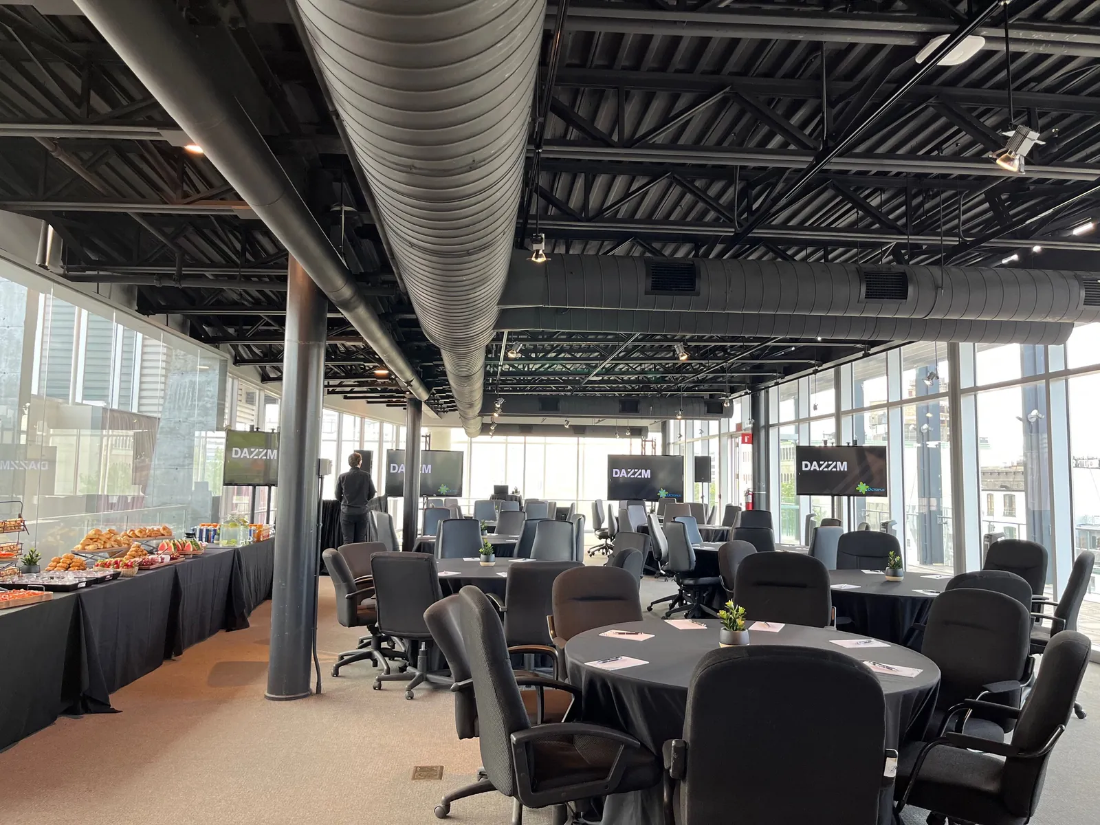 Salle de formation et buffet
