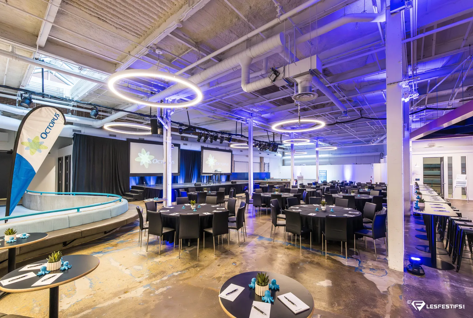 Grande salle aménagée pour la journée des utilisateurs Octopus